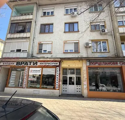 Снимка 3 — Двустаен апартамент в Идеален център, Плевен с паркомясто