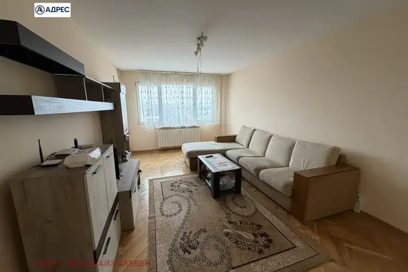 Тристаен апартамент в Плевен, Широк център