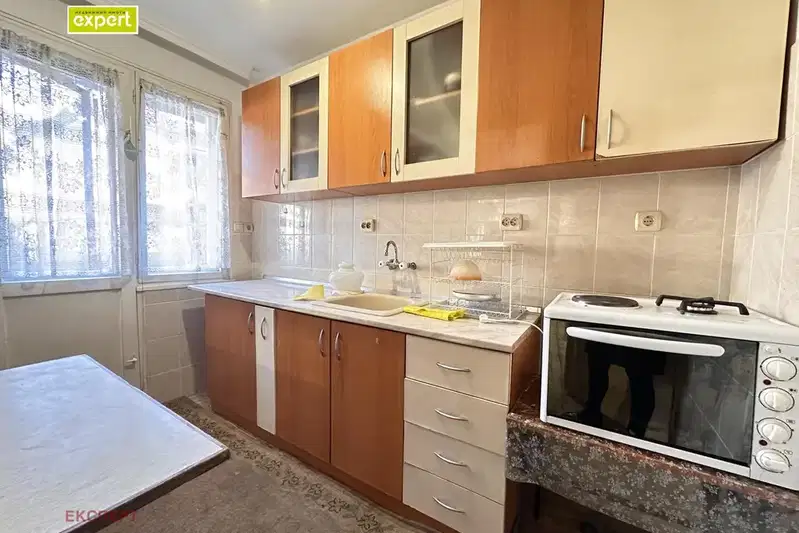 Тристаен апартамент в Плевен, Широк център