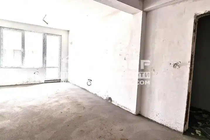 Тристаен апартамент в Беломорски, Пловдив с две тераси