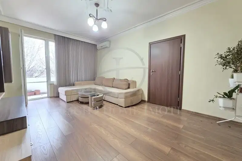 3-bedroom apartment in Plovdiv, Centyr