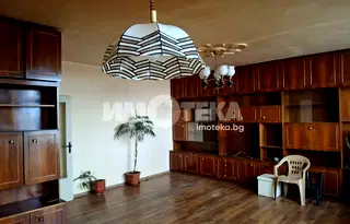 Тристаен апартамент в Център на Пловдив с голям дневен тракт