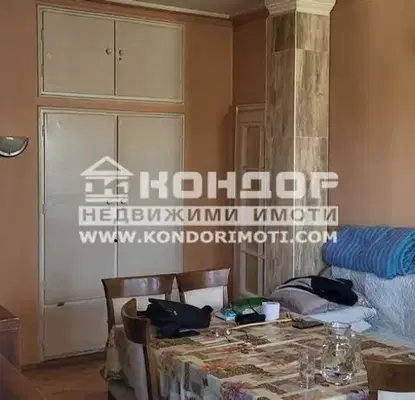 Снимка 3 — Тристаен апартамент с гараж в Център, Водна палата, Пловдив