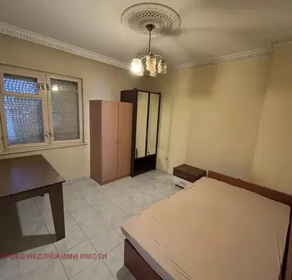 Снимка 5 — Тристаен апартамент с две тераси в Център, Пловдив