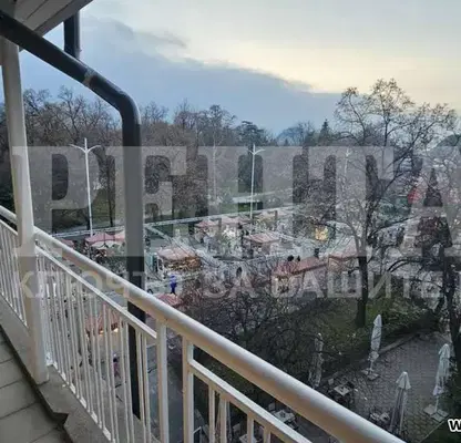 Снимка 5 — 4-стаен апартамент с панорамни тераси в центъра на Пловдив