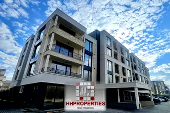 Тристаен апартамент 118 кв.м. в Христо Смирненски, Пловдив