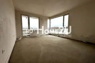 Тристаен апартамент 95 кв.м в Христо Смирненски, Пловдив