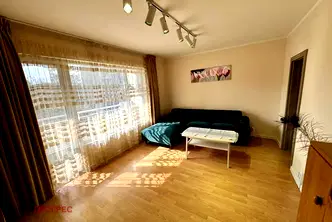 Просторен 3-стаен апартамент с тераса в Христо Смирненски, Пловдив