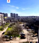 Двустаен апартамент с голяма остъклена тераса в Изгрев, Пловдив