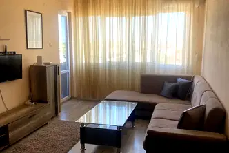 Тристаен апартамент в Каменица 2 с отделна кухня в Пловдив