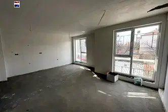 Четиристаен апартамент с две тераси в Коматево, Пловдив