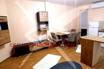 Тристаен апартамент с функционално разпределение в Коматевски възел, Пловдив