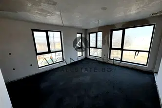 Тристаен апартамент с панорамна гледка в Кършияка, Пловдив