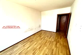Тристаен апартамент в Кършияка, Пловдив с асансьор на 3-ти етаж