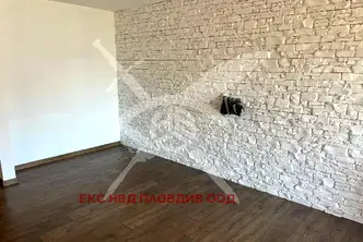 Тристаен апартамент с три тераси в Кършияка, Пловдив