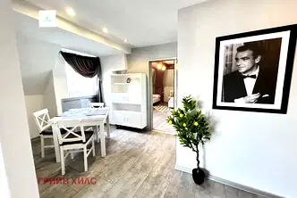Апартамент 2-стаен в Кършияка, Пловдив на последен етаж