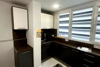 Тристаен апартамент в Кършияка, Пловдив с асансьор