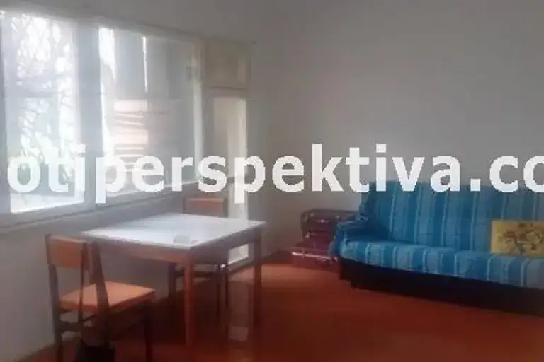 Боксониера с тераса в Кючук Париж, близо до Белите брези