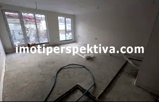 Двустаен апартамент с веранда в Кючук Париж, Пловдив