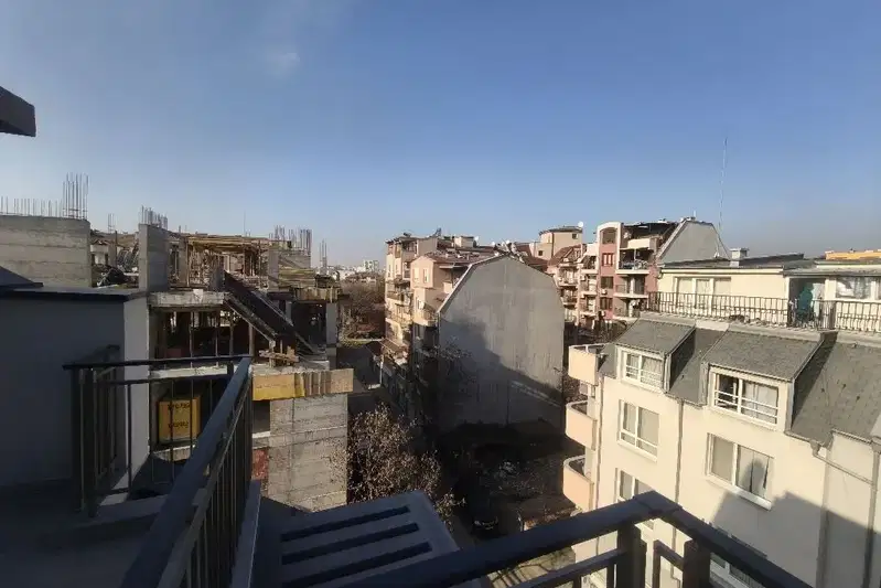 Тристаен апартамент с две тераси в Кючук Париж, Пловдив