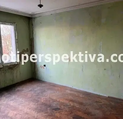 Снимка 4 — Тристаен апартамент с тераса в Кючук Париж, Пловдив