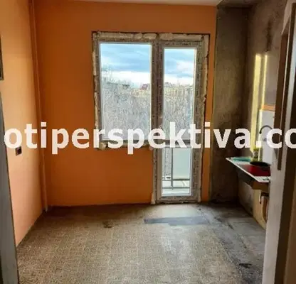 Снимка 5 — Тристаен апартамент с тераса в Кючук Париж, Пловдив