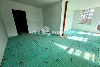 Тристаен апартамент с две тераси в Кючук Париж, Пловдив