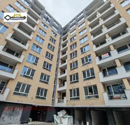 Снимка 2 — Тристайен апартамент 96 кв.м в Кючук Париж с тераса