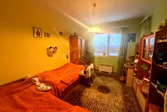 Тристаен апартамент 98 кв.м. в Кючук Париж, Пловдив с тераса