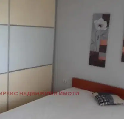 Снимка 2 — Тристаен апартамент с две тераси в Кючук Париж, Пловдив