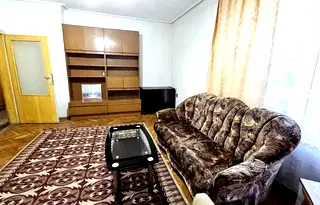 Просторен 3-стаен апартамент в Кючук Париж с паркомясто