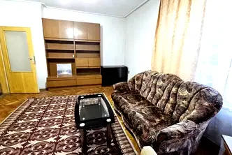 Просторен 3-стаен апартамент в Кючук Париж с паркомясто