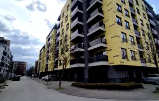 Двустаен апартамент в Младежки Хълм с тераса и асансьор