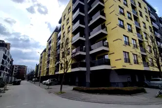 Двустаен апартамент в Младежки Хълм с тераса и асансьор