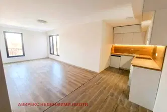 Двустаен апартамент с голяма тераса в Остромила, Пловдив