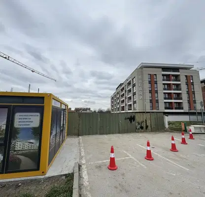 Снимка 2 — Двустаен апартамент в Остромила с южно изложение