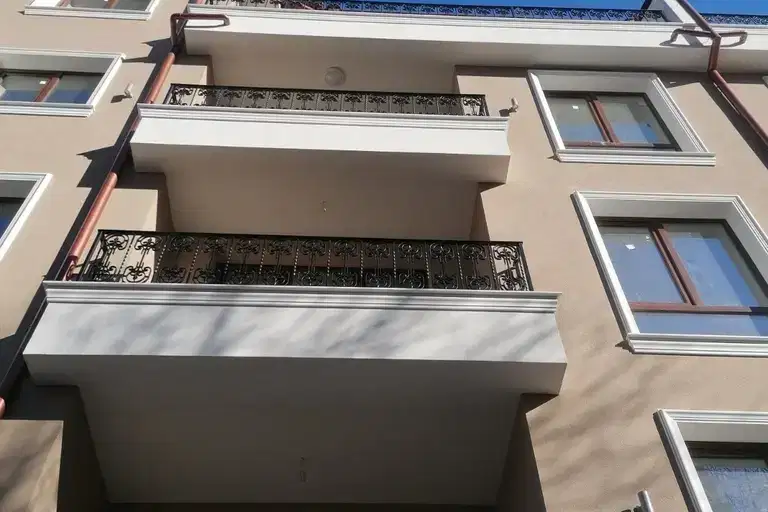 Тристаен апартамент с тераса в Остромила, Пловдив