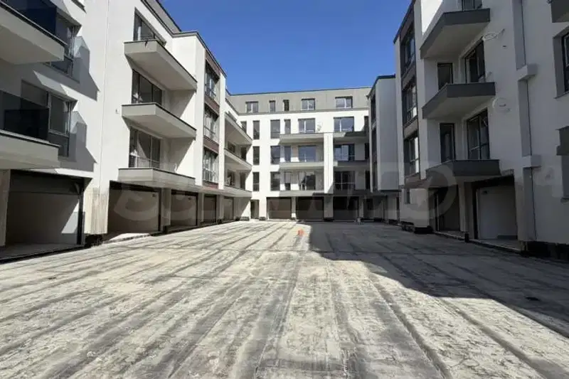 Тристаен апартамент с две тераси в кв. Христо Смирненски, Пловдив