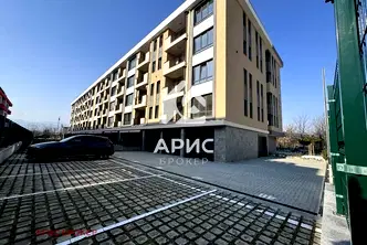 Тристаен апартамент с паркомясто в Пещерско шосе, Пловдив