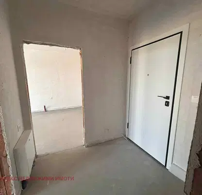 Снимка 2 — Двустаен апартамент с тераса в кв. Тракия, Пловдив