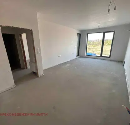 Снимка 5 — Двустаен апартамент с тераса в кв. Тракия, Пловдив