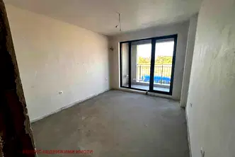 Двустаен апартамент с тераса в кв. Тракия, Пловдив