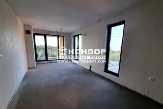Тристаен апартамент с тераса в Тракия, Пловдив