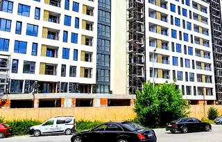 Тристаен апартамент с две тераси в Тракия, Пловдив