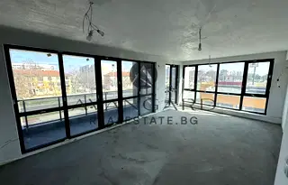 Тристаен апартамент с лоджия в Тракия, Пловдив