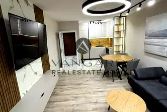 Тристаен апартамент с две тераси в Тракия, Пловдив