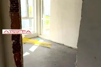 Тристаен апартамент с тераса в кв. Тракия, Пловдив