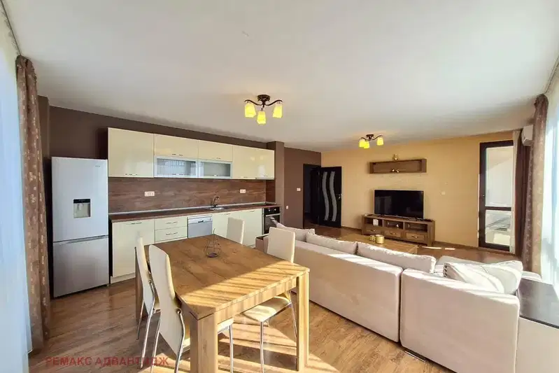 Spacious 3-room apartment in Trakiya with south-facing terrace