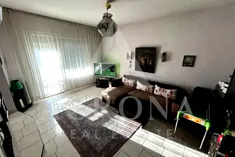 3-стаен апартамент с два балкона в Тракия, Пловдив