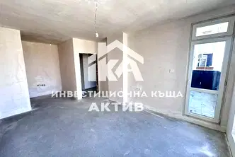 Тристаен апартамент с тераса в Тракия, Пловдив